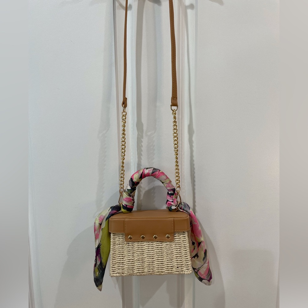💕Adorable Mini Straw Crossbody Purse with Scarf - Picture 10 of 10